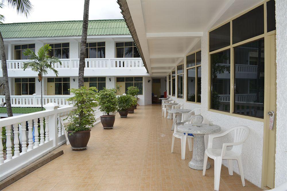 The Expat Hotel Patong Екстер'єр фото