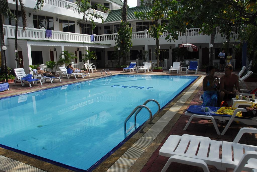 The Expat Hotel Patong Екстер'єр фото