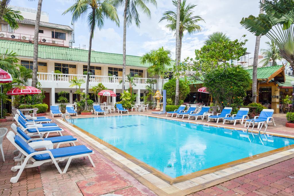 The Expat Hotel Patong Екстер'єр фото