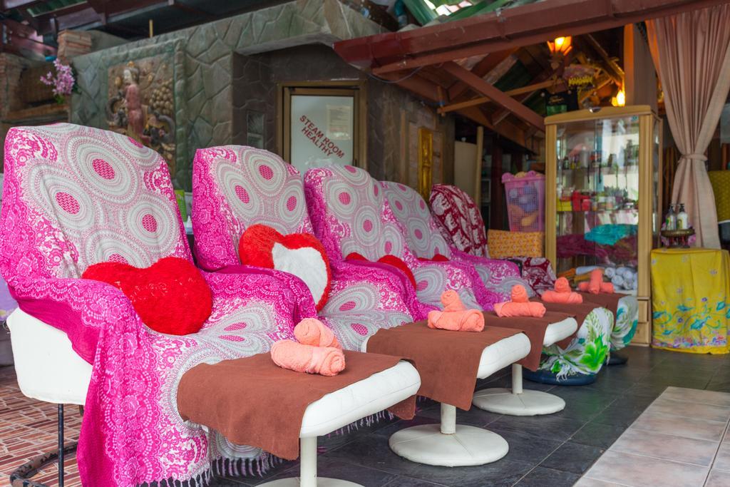 The Expat Hotel Patong Екстер'єр фото