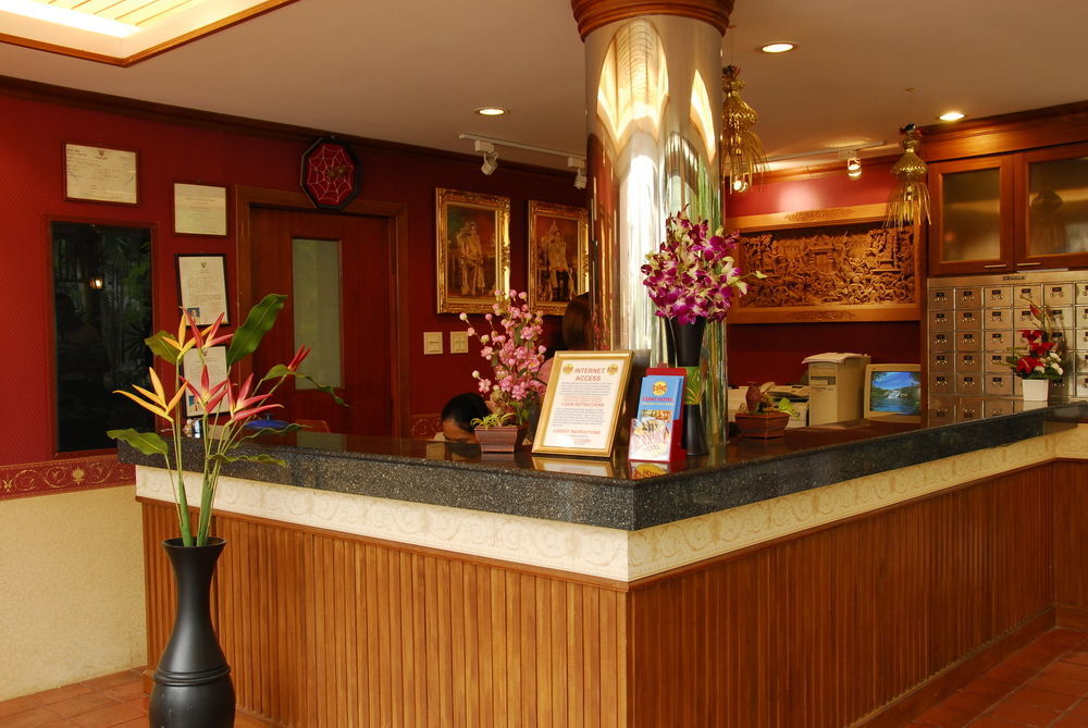 The Expat Hotel Patong Екстер'єр фото