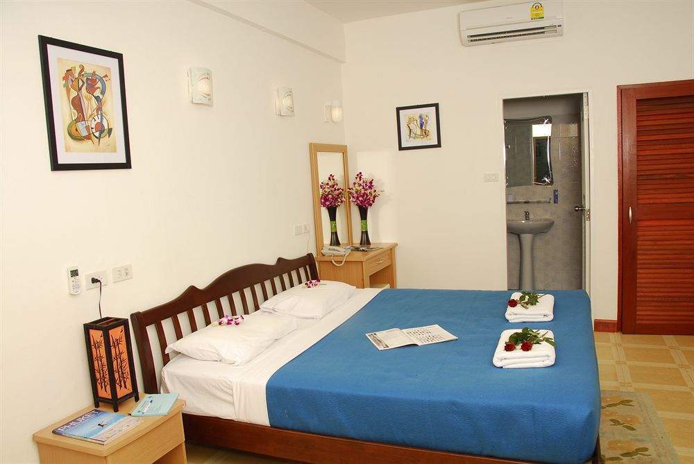 The Expat Hotel Patong Екстер'єр фото